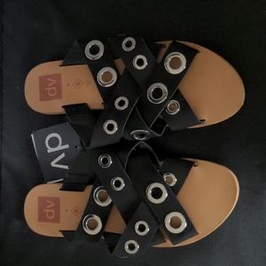NWT Dv size 7.5 black and gromit sandals